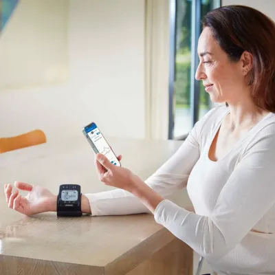 Omron RS7 Intelli IT HEM-6232T-E Dijital bilekten ölçer tansiyon aleti